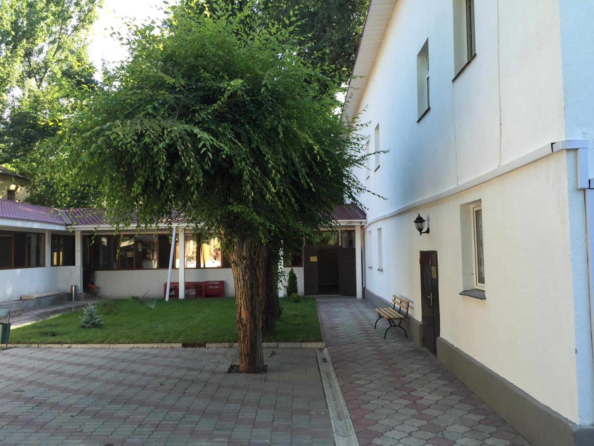 Fiveseasons Hostel Almatî Exterior foto