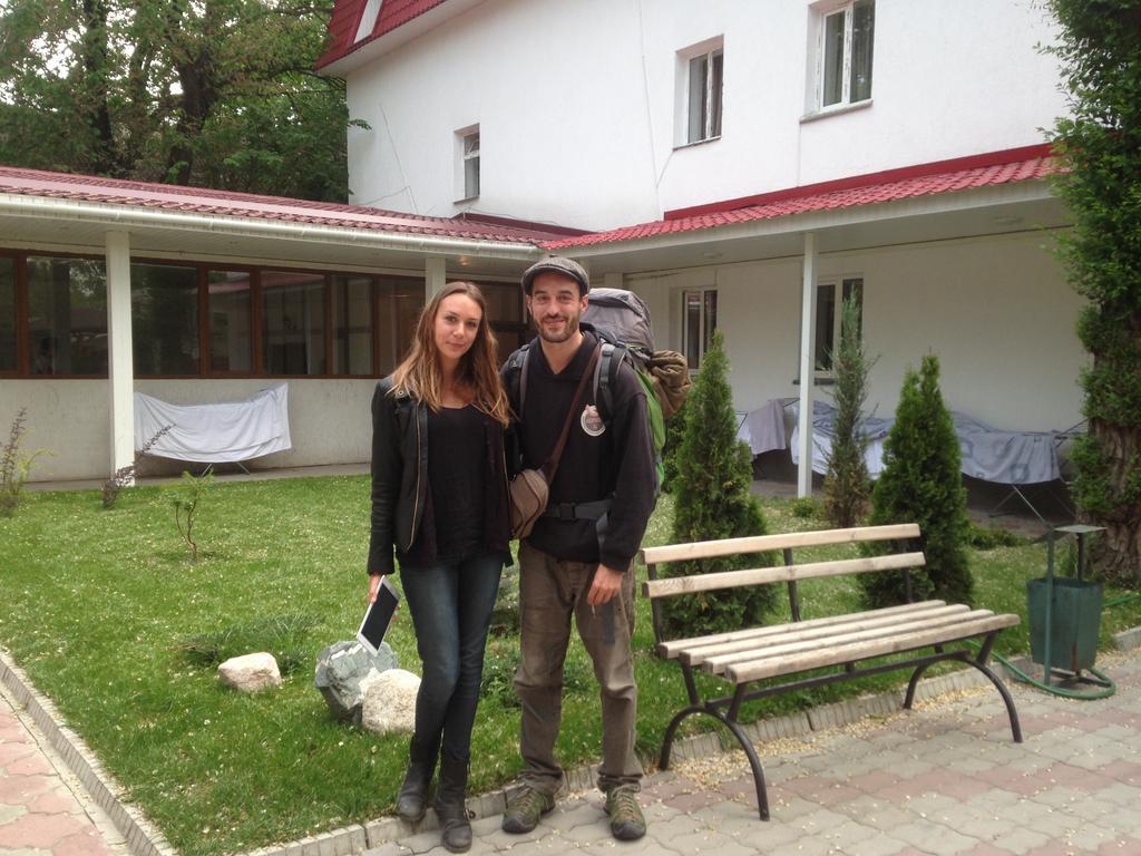 Fiveseasons Hostel Almatî Exterior foto